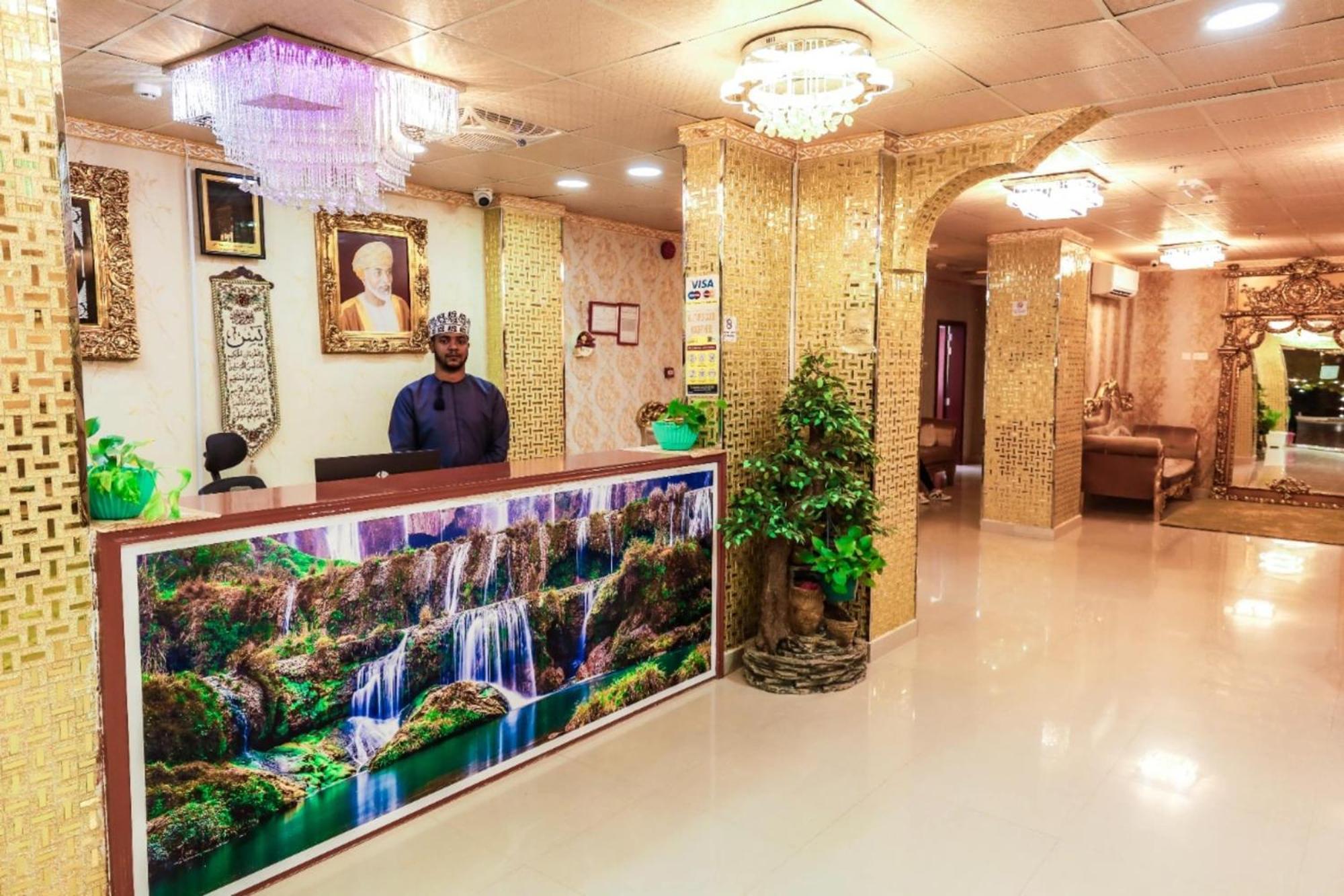Capital O 141 Golden Rays Hotel Ibra Екстер'єр фото